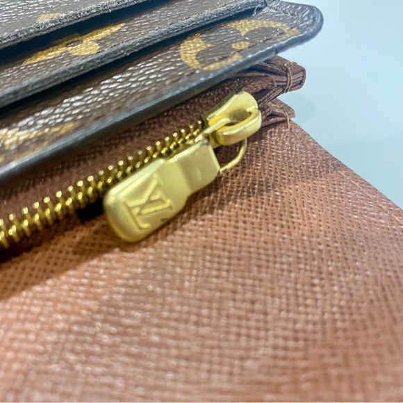 Authentic Louis Vuitton Sarah Monogram Wallet - Picture 8 of 10